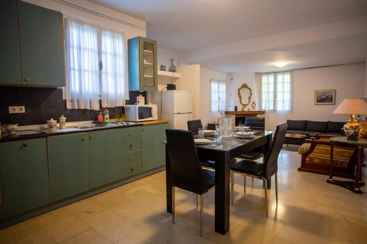 Traditional Villa Appartment With Garden, Also For Gatherings ,15 Minutes From Thessaloniki Airport Grecja