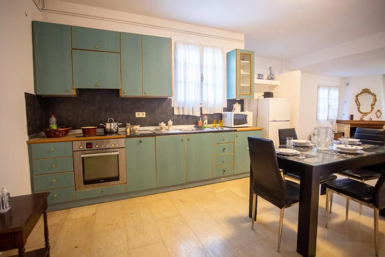 Apartament Traditional Villa Appartment With Garden, Also For Gatherings ,15 Minutes From Thessaloniki Airport Grecja