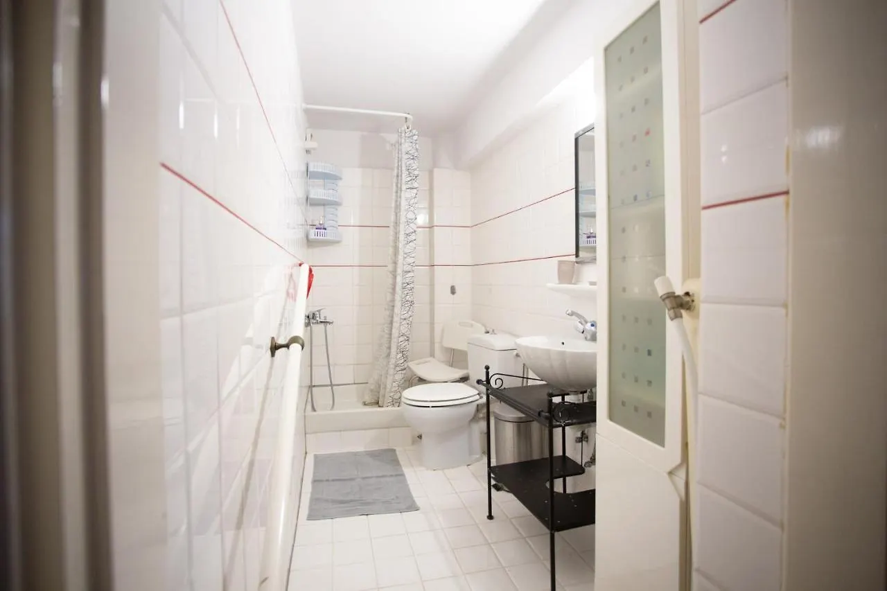 Apartament Traditional Villa Appartment With Garden, Also For Gatherings ,15 Minutes From Thessaloniki Airport
